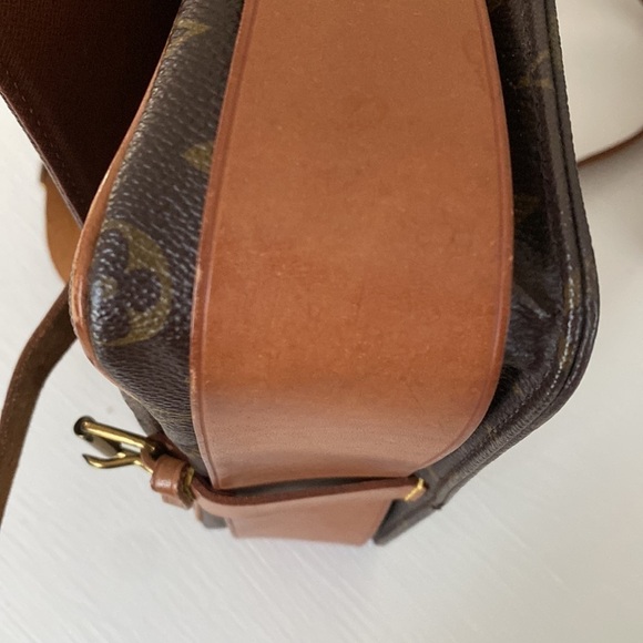Louis Vuitton Cartouchiere GM Messenger Unisex Crossbody Bag - Picture 11 of 17